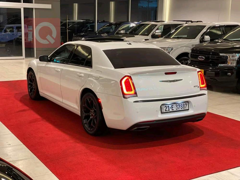 كرايسلر 300